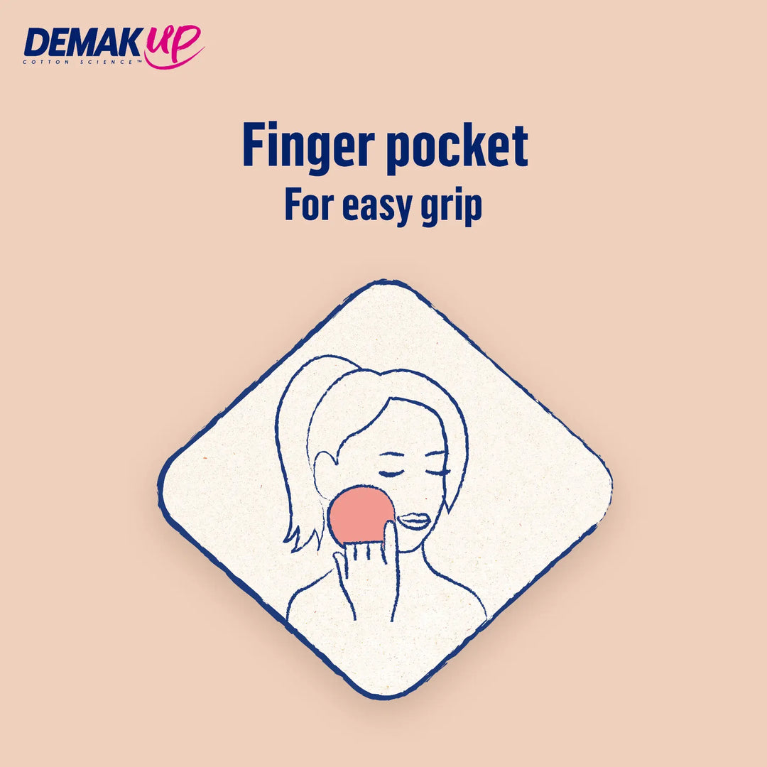 Finger pocket for easy grip of Demak'Up Wash and Reuse XL Cotton Pads 3 Pack